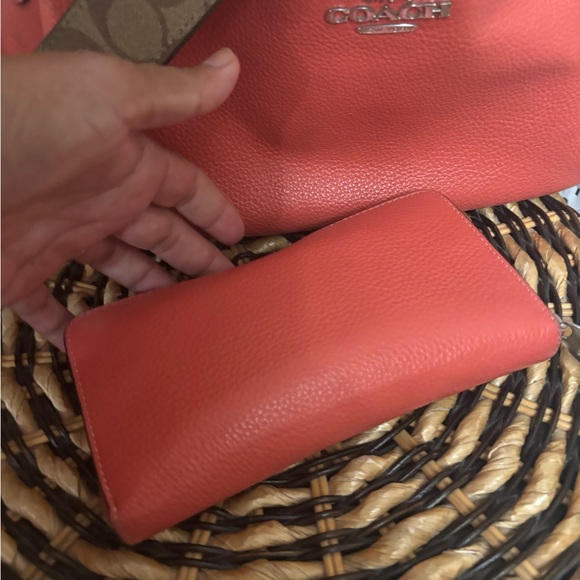 teri coach purse coral and matching wallet - Picture 5 of 11
